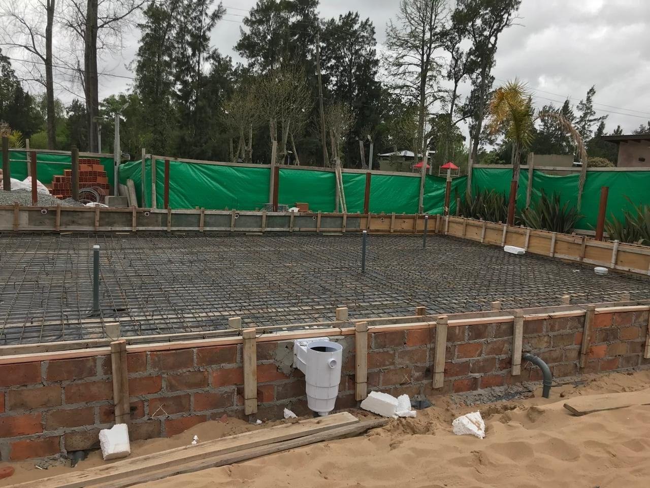 Antes: Construccion de piscina  complejo Cabañas del Espera Delta Tigre